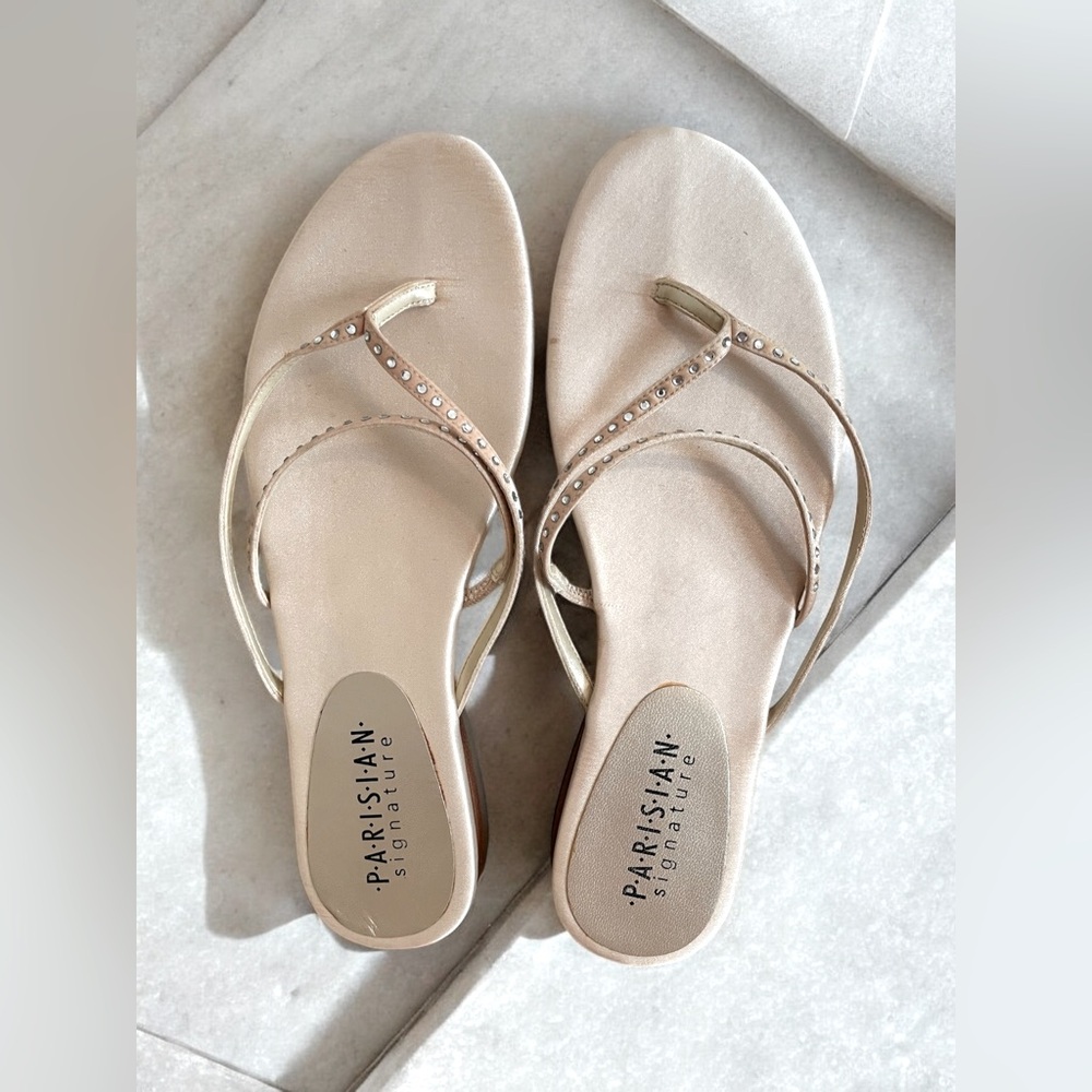 Parisian signature sz 7 M thong sandals cream color stone embellishment
